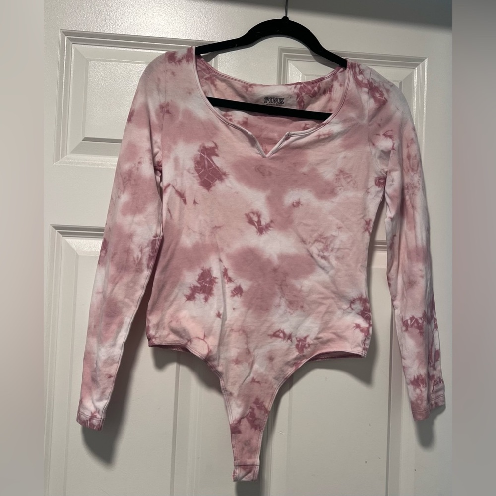 Victoria Secret pink bodysuit, size small but very stretchy. worn once !